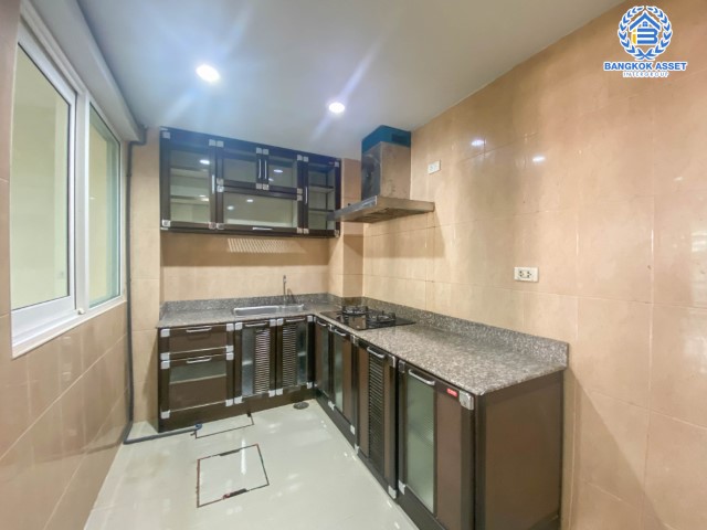 *****ทาวน์เฮ้าส์มือสองย่านนนทบุรี ม.โกลเด้นทาวน์ รัตนาธิเบศร์-สถานีรถไฟฟ้าบางพลู เนื้อที่ 19.2 ตร.ว. ฟังก์ชัน 4 ห้องนอน 2 ห้องน้ำ 1 ที่จอดรถ บนทำเลเดินทางสะดวก เชื่อมต่อถ.รัตนาธิเบศร์ เพียง 6 นาทีก็ถึงรถไฟฟ้าสายสีม่วง "สถานีบางพลู" จองเลย!